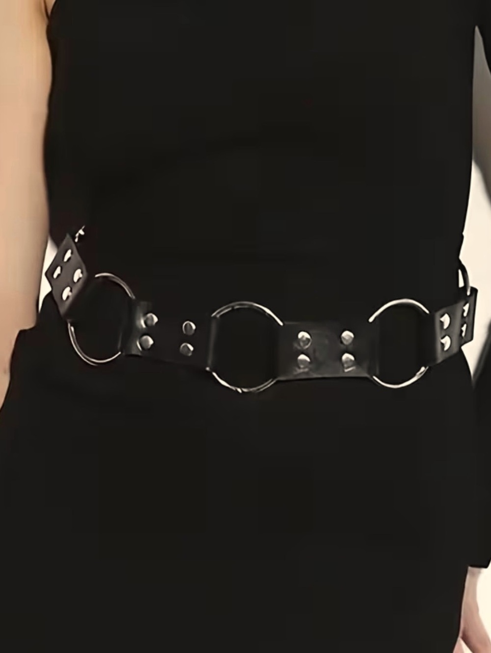 New -Sleek & Stylish -Ring Waist Belt w/Large Rings -Size L